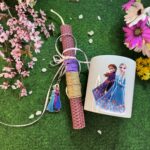 Λαμπάδα με μπρελόκ και μολυβοθήκη Anna&Elsa