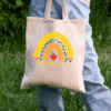 Tote bag για δασκάλα σε φωτεινό κίτρινο χρώμα με σχολικά σχέδια – ιδανικό δώρο για εκπαιδευτικούς